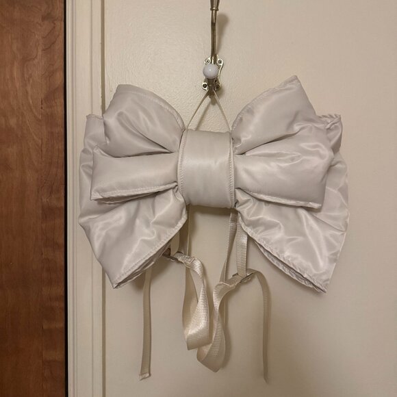 Bow Backpack - Picture 1 of 2